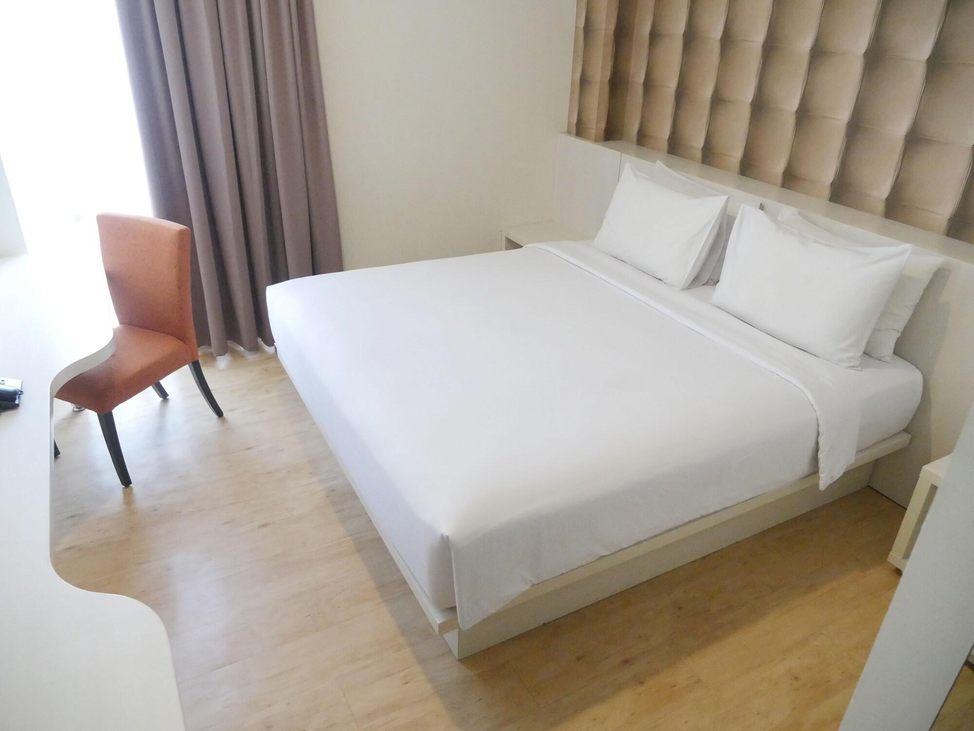 Yasmin Hotel Karawaci Tangerang Exterior photo