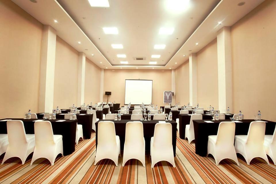 Yasmin Hotel Karawaci Tangerang Exterior photo