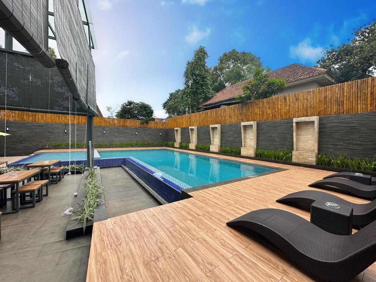 Yasmin Hotel Karawaci Tangerang Exterior photo
