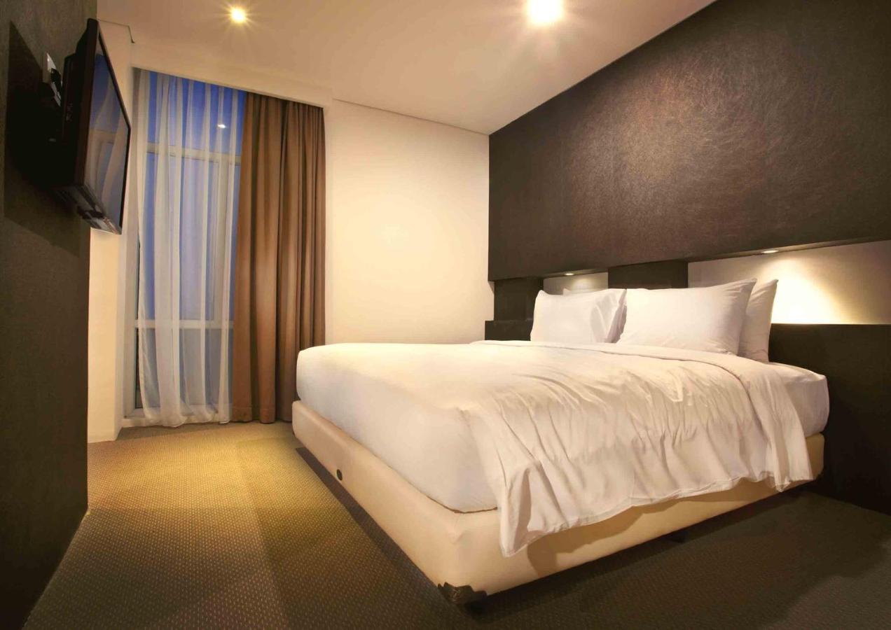 Yasmin Hotel Karawaci Tangerang Exterior photo