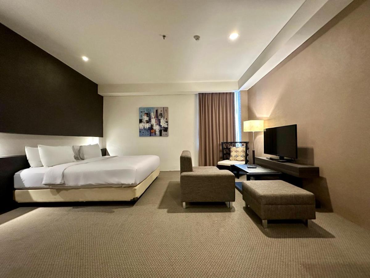 Yasmin Hotel Karawaci Tangerang Exterior photo