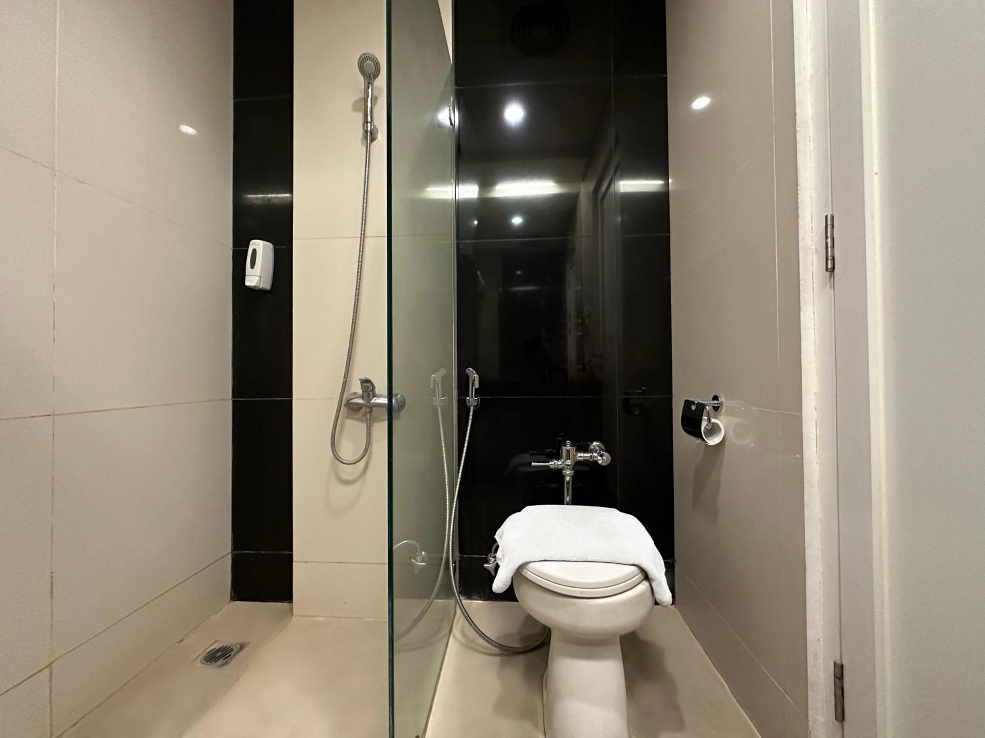 Yasmin Hotel Karawaci Tangerang Exterior photo